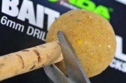 Korda Bait Drill 6mm (Incl. 6x Cork Sticks) -Visser Xpert Verkoopwinkel 293f976932b70a59