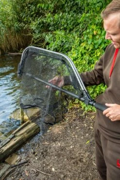 Ultimate Specimen Predator Net - XL (120x90x80cm) 29 Ultimate Specimen Predator Net - XL (120x90x80cm) -Visser Xpert Verkoopwinkel 5b737c2397381d9b