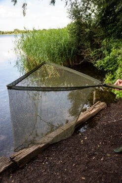 Ultimate DeLuxe Carp Net 42" With 2pcs Carbon Handle -Visser Xpert Verkoopwinkel b609ac8fe4684048