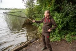 Ultimate Adventure Carp Net 42'' With 2pcs Handle -Visser Xpert Verkoopwinkel e8ab27b5eb257d6f